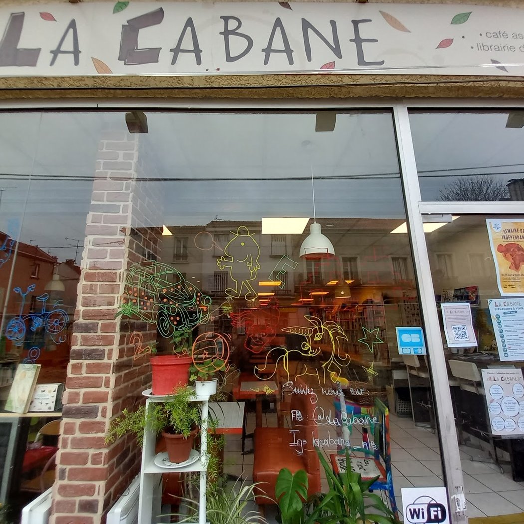 La Cabane - café associatif et librairie d'occasion 2